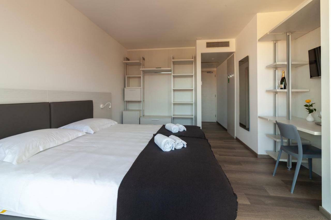 Hotel Albergo Milano Мендризио Экстерьер фото